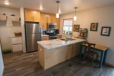 Main picture of 3004 Gillette St