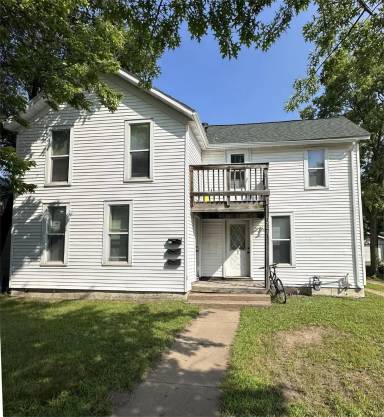 Main picture of 924 Water St