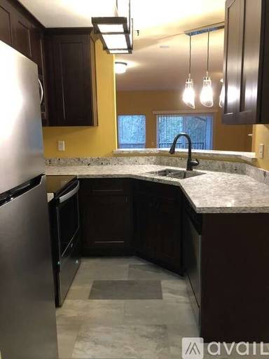 Main picture of 4344 W Lake Sammamish Pkwy SE