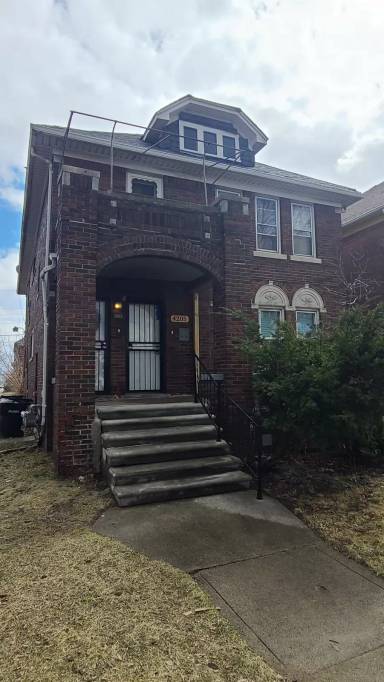 Main picture of 4205 W Grand St
