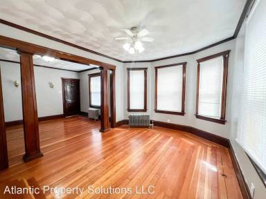 Main picture of 129 Old Main St