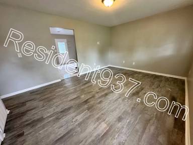 Main picture of 49 Rockland Dr