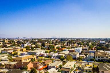 Main picture of 2098 1/2 Hauser Blvd