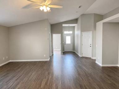 Main picture of 110 Sandstone Trl
