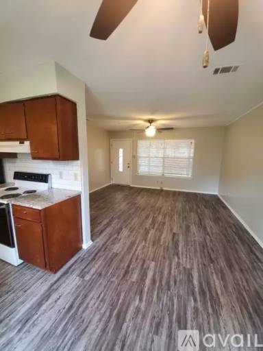 Main picture of 213 Reveille Rd