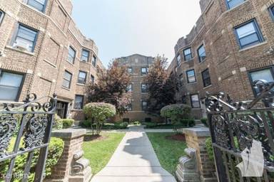 Main picture of 629-39 W Cornelia Ave