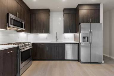 Main picture of 7925 N Jersey St