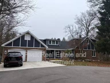 Main picture of 8111 Bailey Dr NE