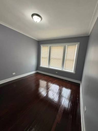 Main picture of 851 W Marquette Rd