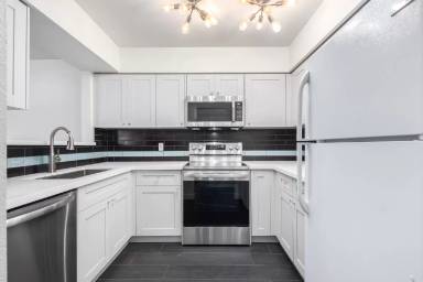 Main picture of 813 S Casitas Dr