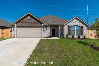 Main picture of 1140 Rosemary St