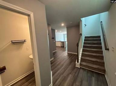 Main picture of 120 Kings Parish Ct
