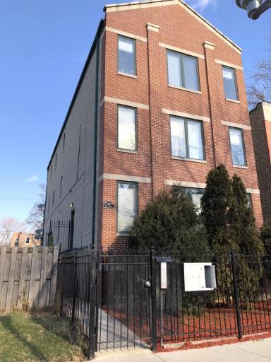 Main picture of 3220 W Walnut St - G Unit