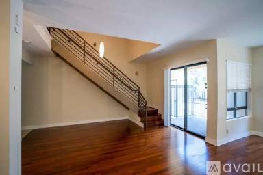 Main picture of 395 E 4th St