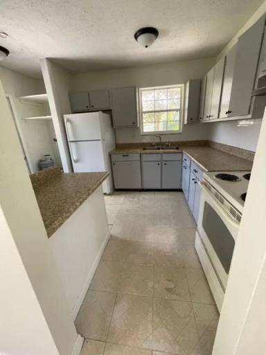 Main picture of 2551 Sable Ave