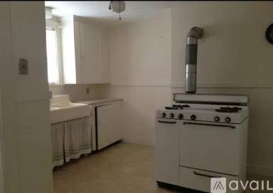 Main picture of 100 Howe St