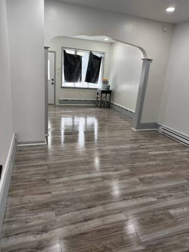 Main picture of 105 W South St