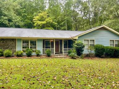 Main picture of 140 Pine Trail Rd