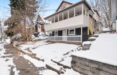 Main picture of 1437 Burnet Ave