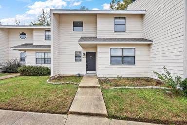 Main picture of 1013 Windrose Dr