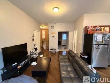Main picture of 2746 W Le Moyne St