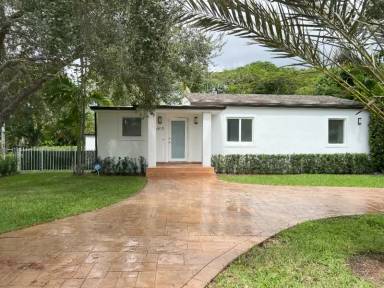 Main picture of 6415 SW 82nd St
