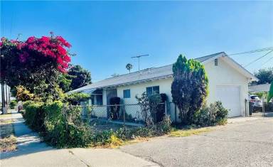 Main picture of 4451 Cedar Ave