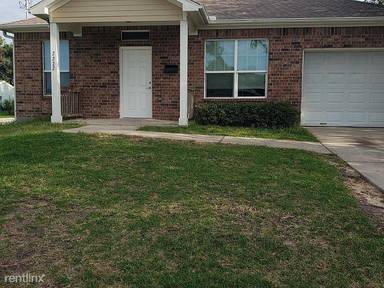 Main picture of 2222 19th Ave N