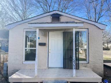 Main picture of 1602 S Cedar St
