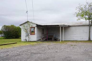 Main picture of 1100 N Frisco Rd