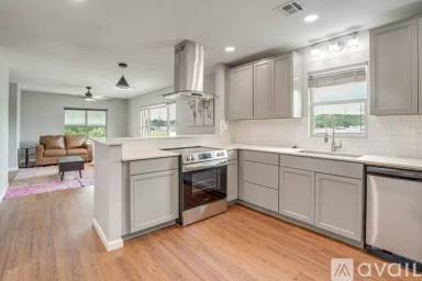 Main picture of 4621 S 33rd West Ave