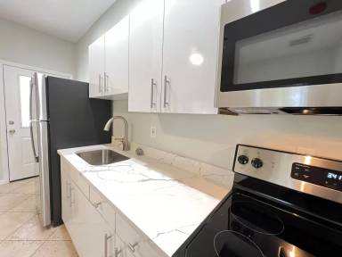 Main picture of 1700 Redwood St