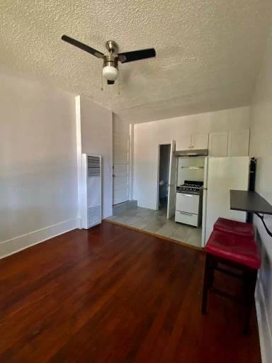 Main picture of 1114 Poinsettia Dr