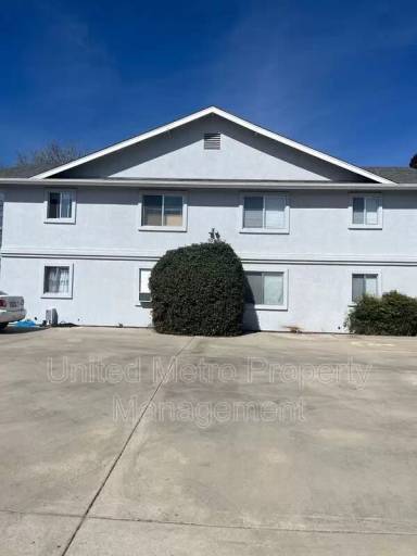 Main picture of 1048 N Old Chisholm Trl