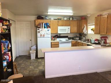 Main picture of 1480 W Center St