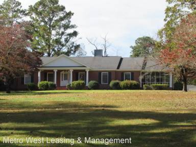 Main picture of 332 W Club Dr