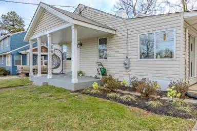 Main picture of 1115 Veirs Mill Rd