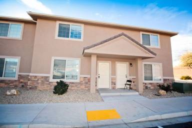 Main picture of 450 W 200 S