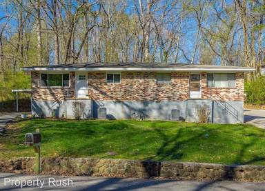 Main picture of 165 W Ridgewood Ave