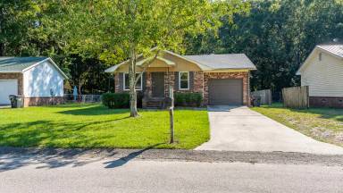 Main picture of 143 Heather Dr