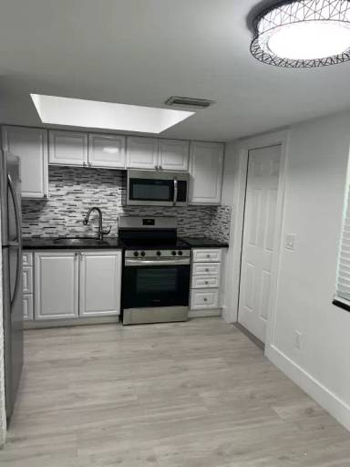 Main picture of 501 NE 23rd St