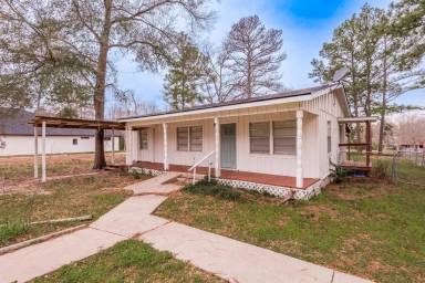 Main picture of 203 Shelter Ln