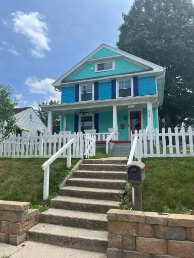 Main picture of 829 W 3rd St