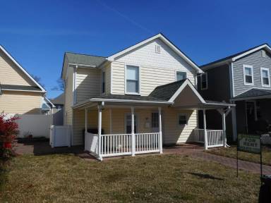 Main picture of 457 Lafayette St