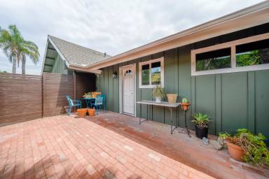 Main picture of 10003 Helix Mont Cir