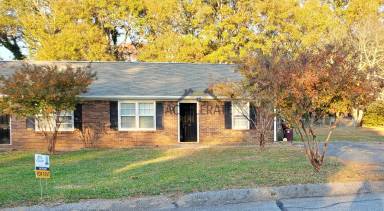 Main picture of 104 Sherman Dr