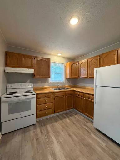 Main picture of Country Manor Apartments