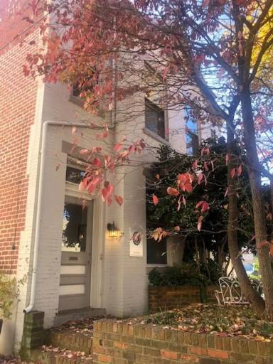 Main picture of 203 N Allen Ave