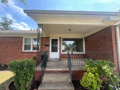 Main picture of 3728 E 30th St