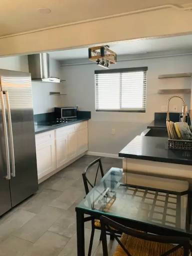 Main picture of 1holly Dr